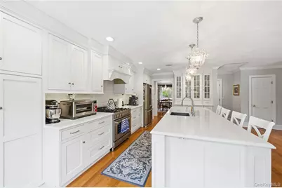 8 Brandywine Drive, Setauket, NY 11733 - Photo 10