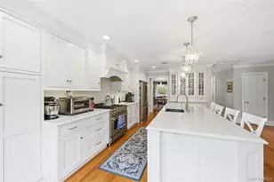 8 Brandywine Dr, Setauket, NY 11733 - Photo 10