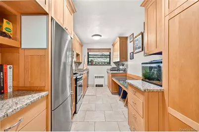 25 Shady Glen Court #2C, New Rochelle, NY 10805 - Photo 4