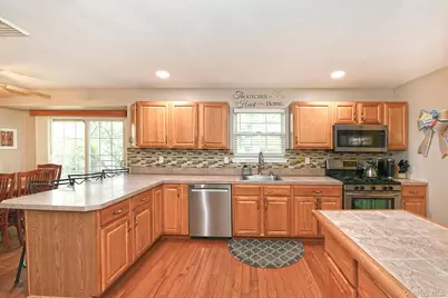 79 6th Avenue, Holtsville, NY 11742 - Photo 8