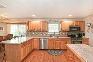 79 6th Ave, Holtsville, NY 11742 - Photo 8