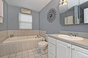 79 6th Ave, Holtsville, NY 11742 - Photo 20