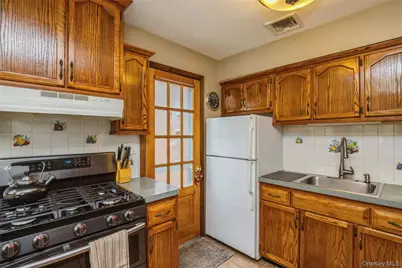 2454 4th Avenue, East Meadow, NY 11554 - Photo 14