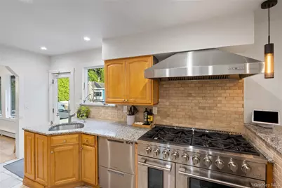 48 Westwood Drive, Shirley, NY 11967 - Photo 20
