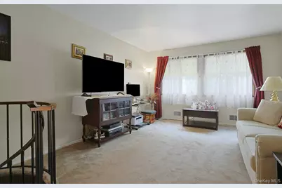 25 College Avenue #111, Nanuet, NY 10954 - Photo 12