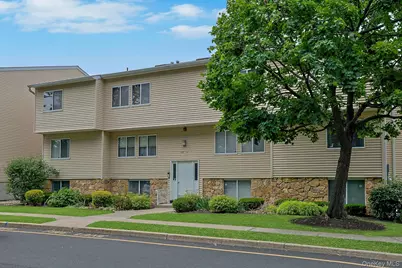 25 College Avenue #111, Nanuet, NY 10954 - Photo 2