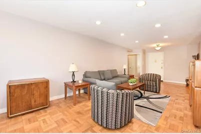 4 Birchwood Court #1N, Mineola, NY 11501 - Photo 4