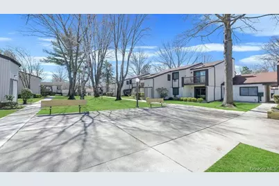 65 Richmond Boulevard #1B, Ronkonkoma, NY 11779 - Photo 4