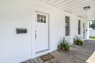114 Sea Cliff Ave, Glen Cove, NY 11542 - Photo 2