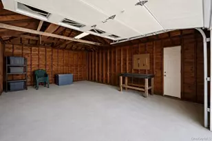 89 Parliament Pl, North Babylon, NY 11703 - Photo 32