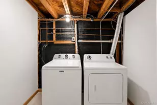89 Parliament Pl, North Babylon, NY 11703 - Photo 30