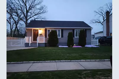 89 Parliament Place, North Babylon, NY 11703 - Photo 1