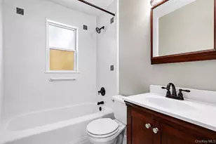 89 Parliament Pl, North Babylon, NY 11703 - Photo 10