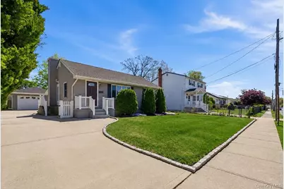 89 Parliament Place, North Babylon, NY 11703 - Photo 18