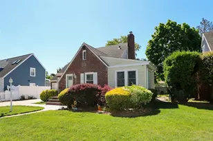 608 Terrace Pl, Baldwin, NY 11510 - Photo 2