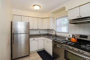 608 Terrace Pl, Baldwin, NY 11510 - Photo 10