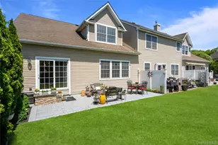 51 Eagle Cir, Bohemia, NY 11716 - Photo 38