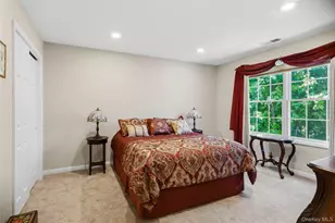51 Eagle Cir, Bohemia, NY 11716 - Photo 32