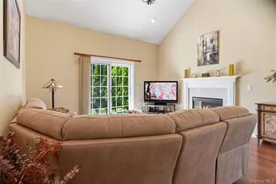 51 Eagle Circle, Bohemia, NY 11716 - Photo 12