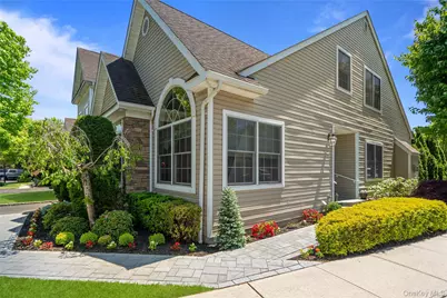 51 Eagle Circle, Bohemia, NY 11716 - Photo 2