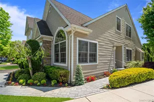 51 Eagle Cir, Bohemia, NY 11716 - Photo 2