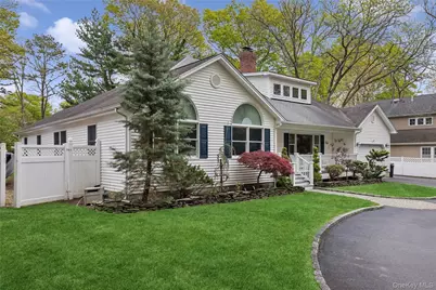 37 Pine Ridge Drive, Smithtown, NY 11787 - Photo 4