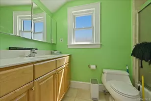 8 Foster Pl, Hempstead, NY 11550 - Photo 14
