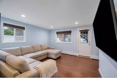 1391 N Windsor Avenue, Bay Shore, NY 11706 - Photo 20