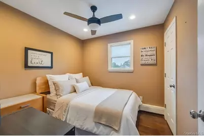 1391 N Windsor Avenue, Bay Shore, NY 11706 - Photo 14