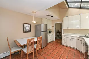 8 South Dr, Roslyn, NY 11576 - Photo 12