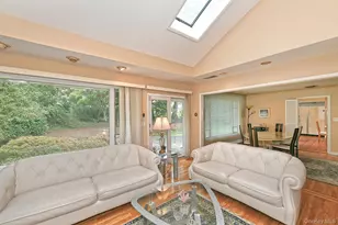 8 South Dr, Roslyn, NY 11576 - Photo 10