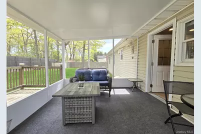 33 Pleasure Avenue, Ronkonkoma, NY 11779 - Photo 16