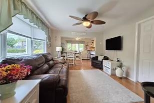 33 Pleasure Ave, Ronkonkoma, NY 11779 - Photo 10