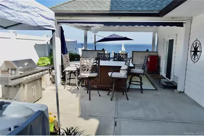 20 Greenwich Avenue, Bayville, NY 11709 - Photo 12