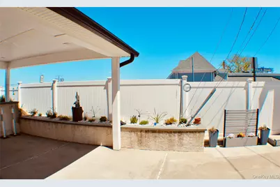20 Greenwich Avenue, Bayville, NY 11709 - Photo 6