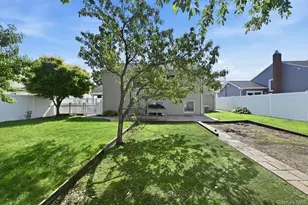 220 Eastlake Ave, Massapequa Park, NY 11762 - Photo 30