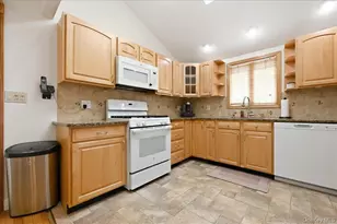 220 Eastlake Ave, Massapequa Park, NY 11762 - Photo 10
