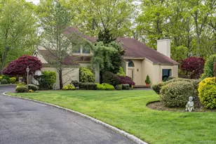 38 Tamara Ct, Melville, NY 11747 - Photo 2