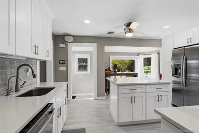 16 West Street, West Islip, NY 11795 - Photo 6