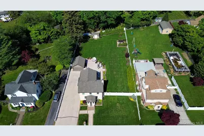 16 West Street, West Islip, NY 11795 - Photo 26