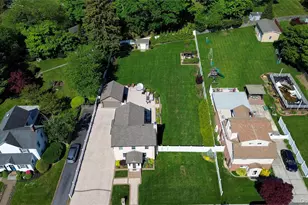 16 West St, West Islip, NY 11795 - Photo 26