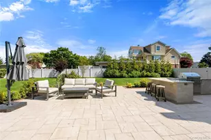 16 West St, West Islip, NY 11795 - Photo 20