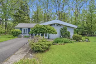 7 Maryland Ct, Stone Ridge, NY 12484 - Photo 2