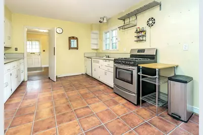 87 Robinson Avenue, Glen Cove, NY 11542 - Photo 14