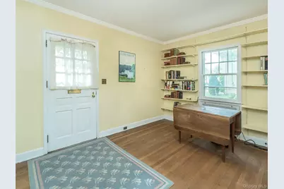 87 Robinson Avenue, Glen Cove, NY 11542 - Photo 2