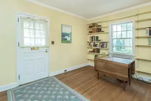 87 Robinson Ave, Glen Cove, NY 11542 - Photo 2