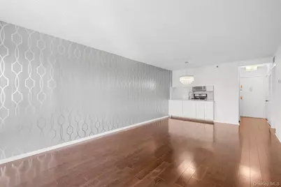 25 Rockledge Avenue #614E, White Plains, NY 10601 - Photo 12
