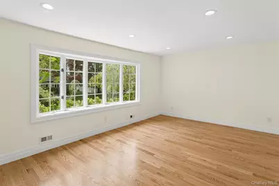 15 Locust Road, Old Bethpage, NY 11804 - Photo 4