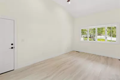 15 Locust Road, Old Bethpage, NY 11804 - Photo 18