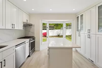 15 Locust Road, Old Bethpage, NY 11804 - Photo 10